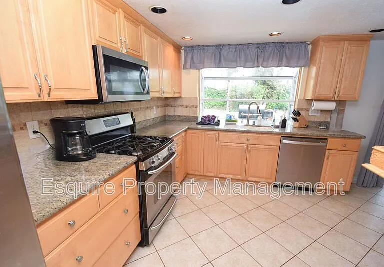 9014 McCloud Dr — Photo 5