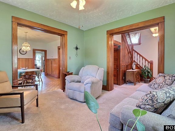 5th image of 643 W Military Ave