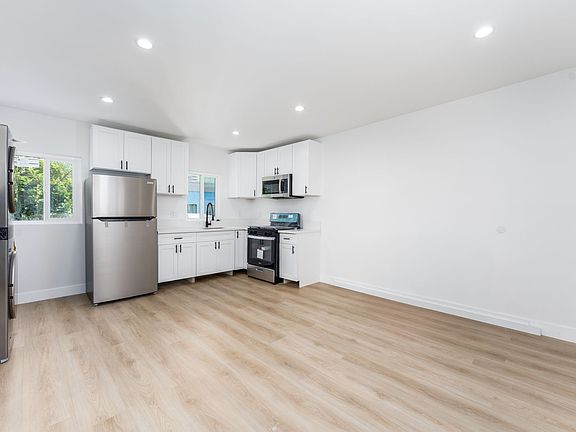 2nd image of 1322 1/2 Constance St #A