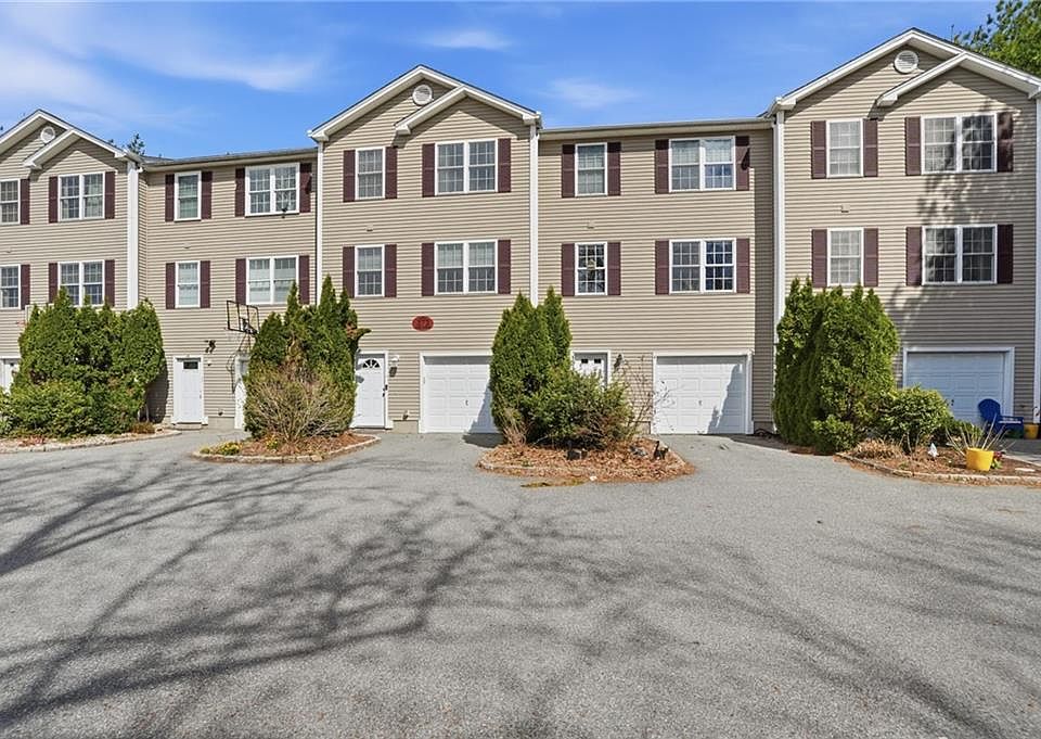 1st image of 272 Cass Ave APT 3