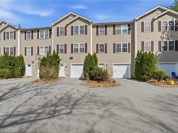 272 Cass Ave APT 3, Woonsocket, RI 02895