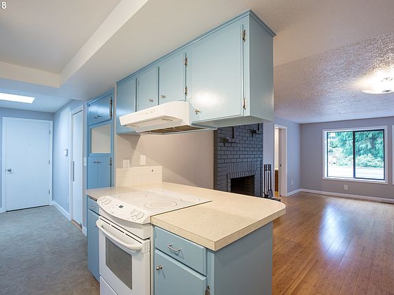 4th image of 3606 NE 104th St