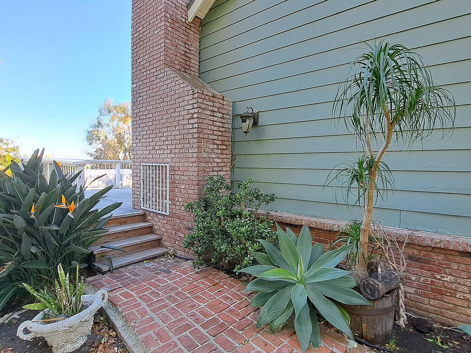 3 bed, 1850 sqft, $7,480 — Photo 2