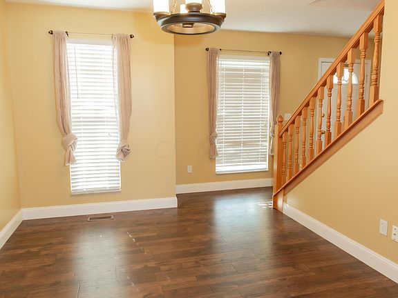 3rd image of 3238 Scioto Glen Dr