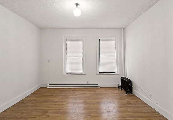 3rd image of 1075 Grant Ave #2