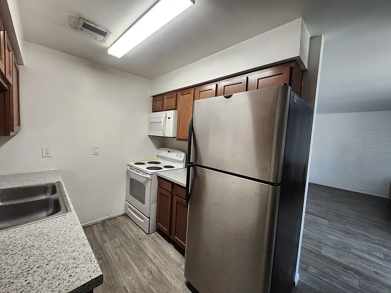 5229 N 59th Dr #1 — Photo 9