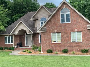 305 Hidden Meadows Dr, Campbellsville, KY 42718