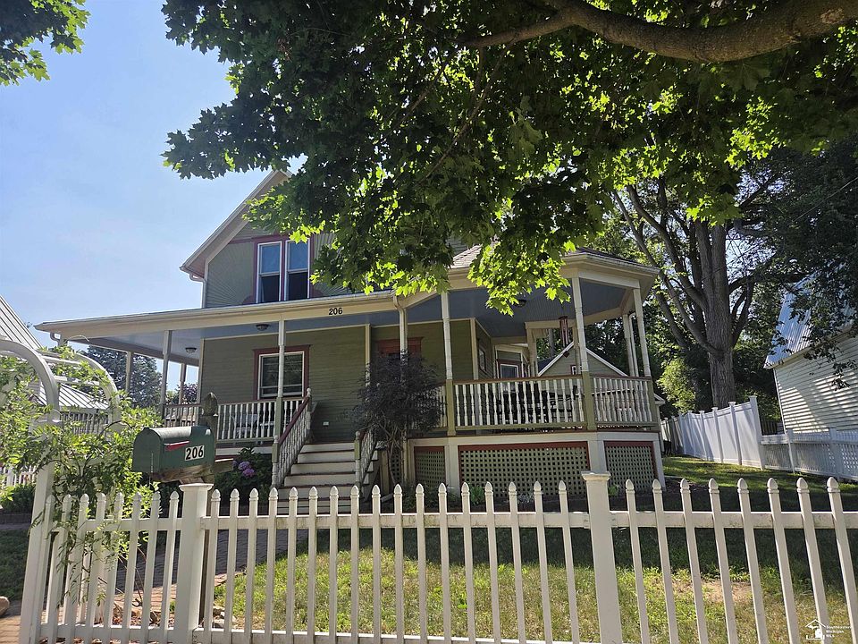 1st image of 206 Jipson St