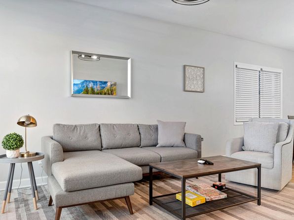 1044 N California Ave #ID1032509P