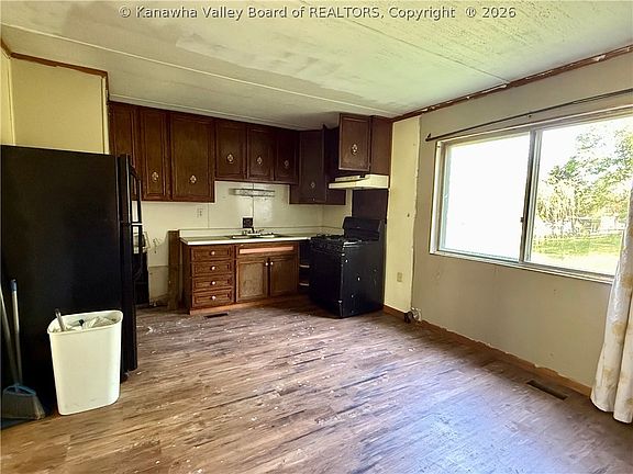 5th image of 310 Walnut Dr