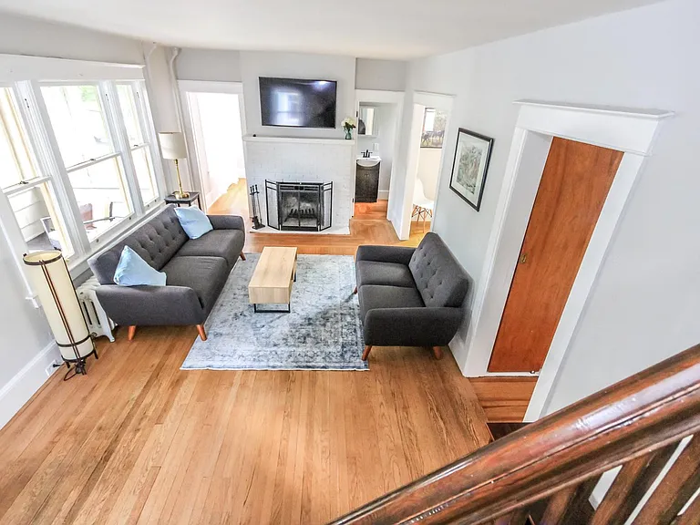178 Nelson Ave — Photo 2