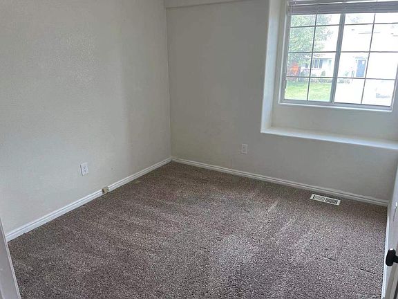 5th image of 441 W 2280th St N