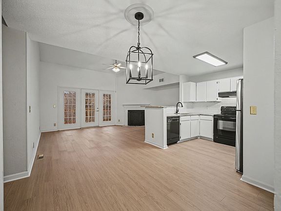 4th image of 5236 Village Way