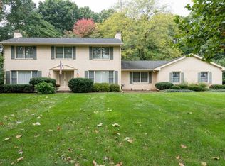 37 W Ridge Cir, Kalamazoo, MI 49009