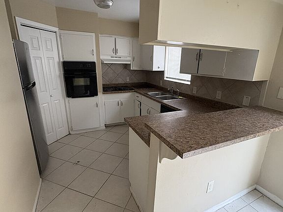 2nd image of 1403 Blalock #11