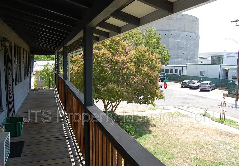 4439 V St #6 — Photo 47