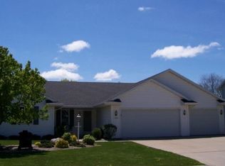 1555 Ponderosa Ave, Green Bay, WI 54313