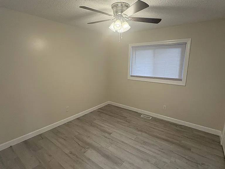 2420 Wakefield Dr — Photo 5