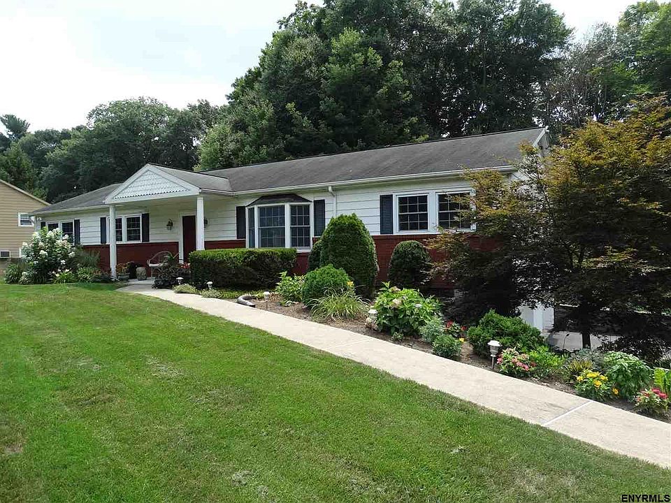 1st image of 14 Terrace Ct