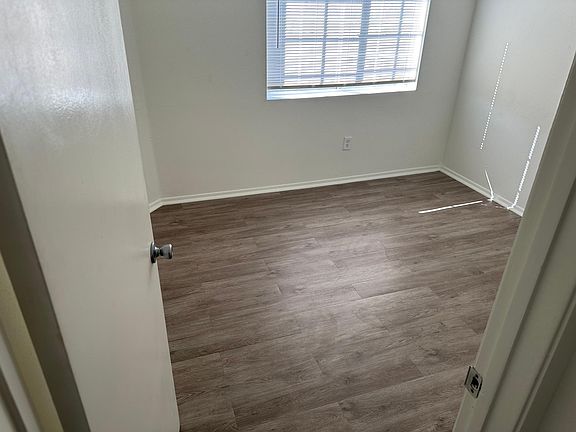 4th image of 250 Elm Ave Unit 414