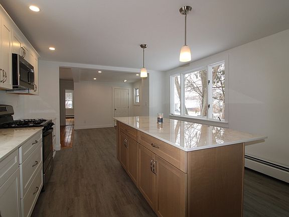 4th image of 1459 Grafton Rd