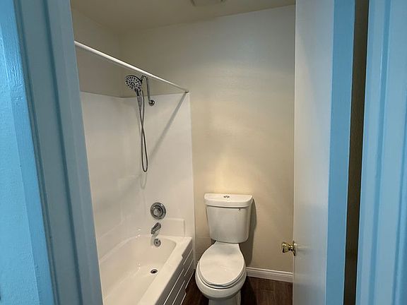 4th image of 1935 Oliver Ave APT 06
