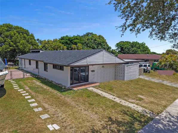 16313 SW 99th Pl, Miami, FL 33157