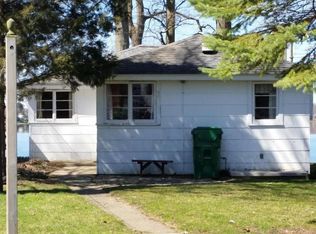 55344 Indian Lake Rd, Dowagiac, MI 49047