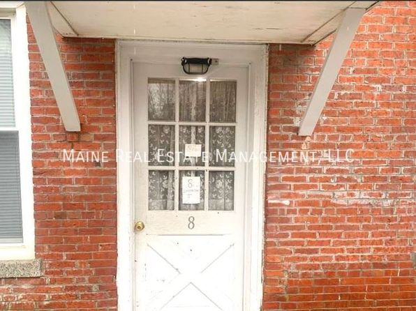 8 Commercial St APT 3, Winterport, ME 04496