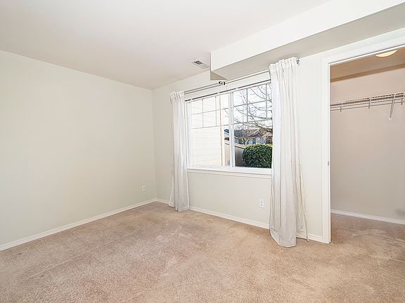 2nd image of 16828 Cobblestone Dr