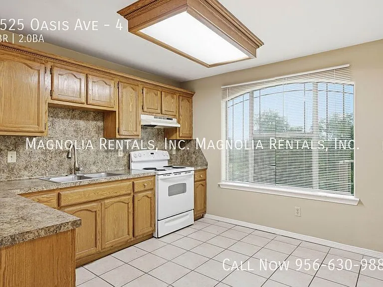 1525 Oasis Ave #4 — Photo 4
