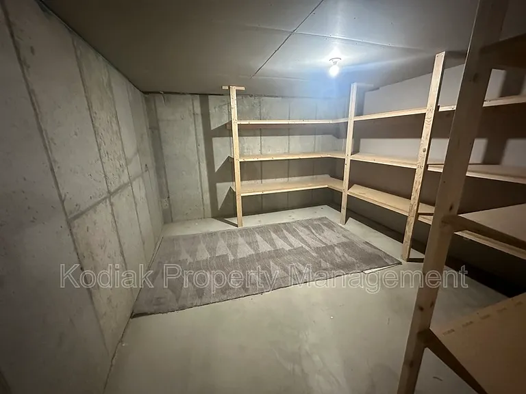 1802 S 200 W — Photo 20