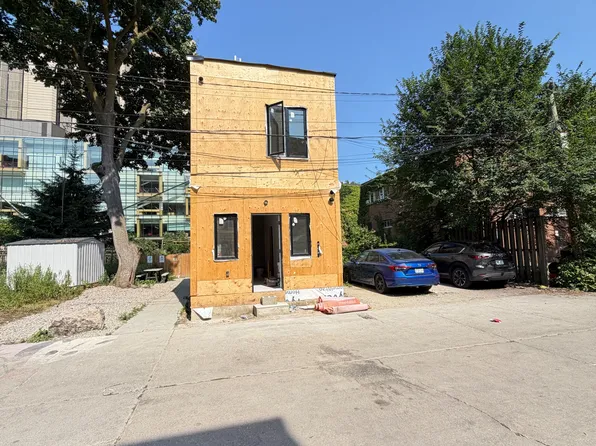 356 Huron St, Toronto, ON M5S 2G3