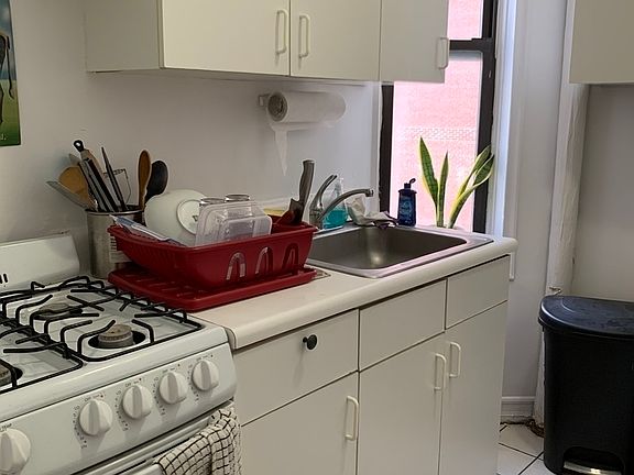 5th image of 210 E 38th St #3AA