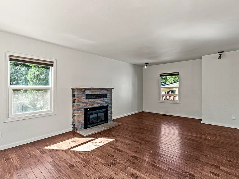 11 Lukens Pl — Photo 2