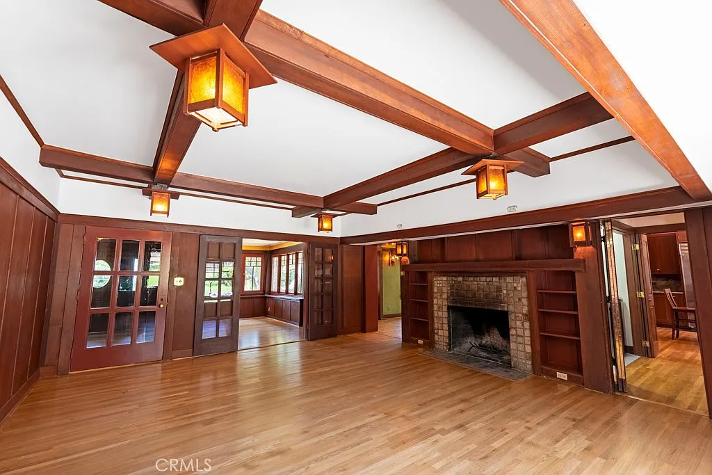 3 bed, 1929 sqft, $7,995 — Photo 4