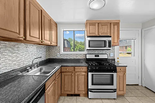 Floor plan 2 Bed Townhome