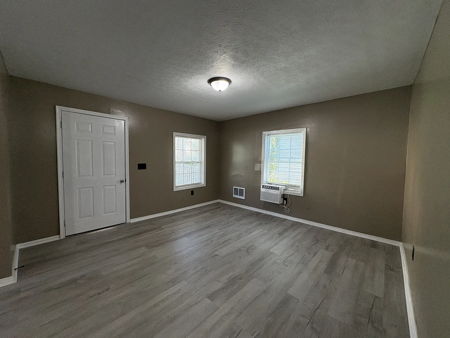 1114 Knight Street - 1 — Photo 3