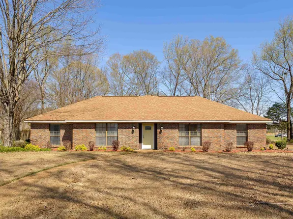 105 Lovelace Cir, Florence, AL 35633