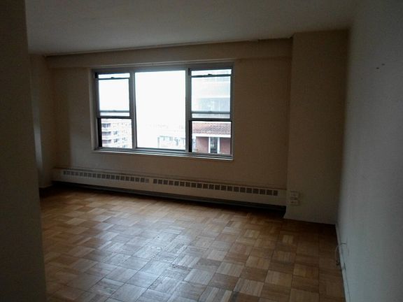 3rd image of 570 Grand St #L1504