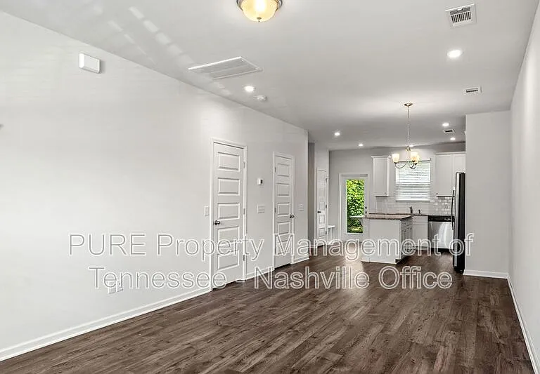 1219 Hope Village Way — Photo 8