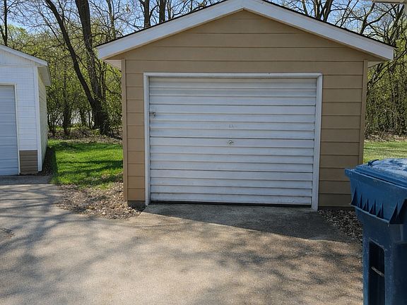 5th image of 490 Bisaillon Ave