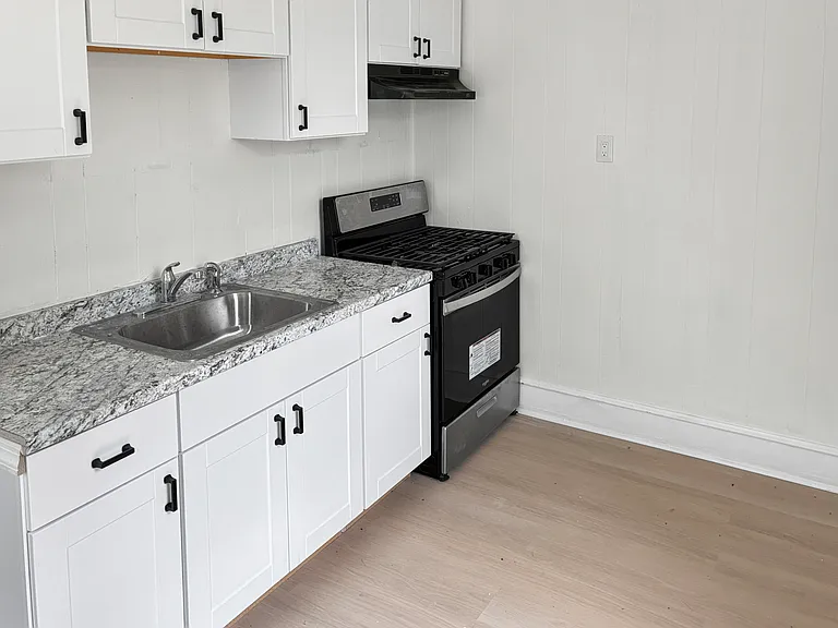 206 Evergreen Ave #A — Photo 6