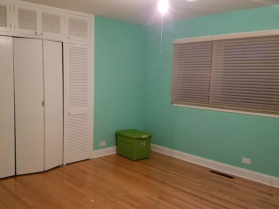 Master bedroom #1 on main floor 14x13