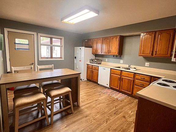 4th image of 321 1st St SE #1