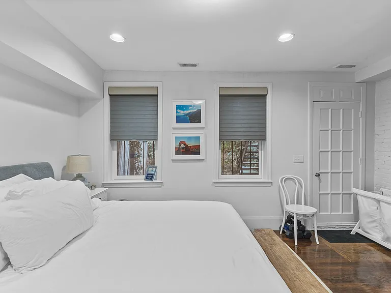 4 Cazenove St #1 — Photo 10