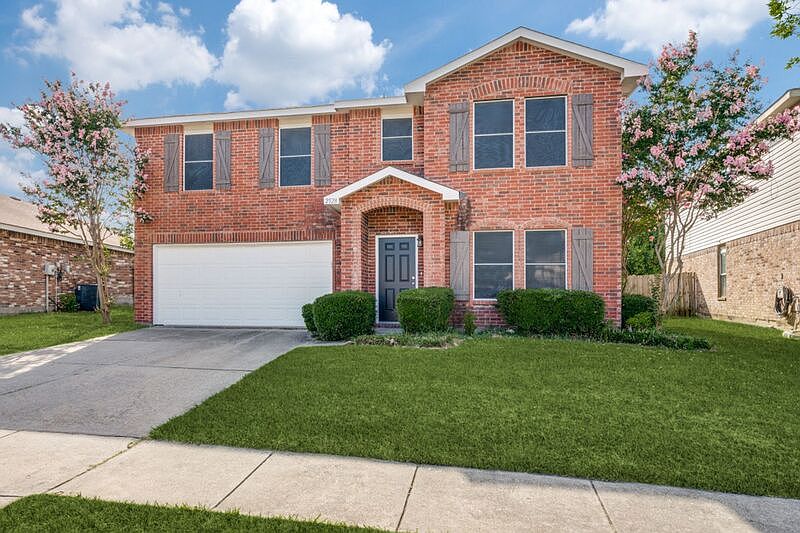 1st image of 2528 Red Oak Dr