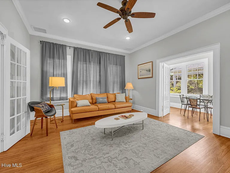 1517 Market St — Photo 13