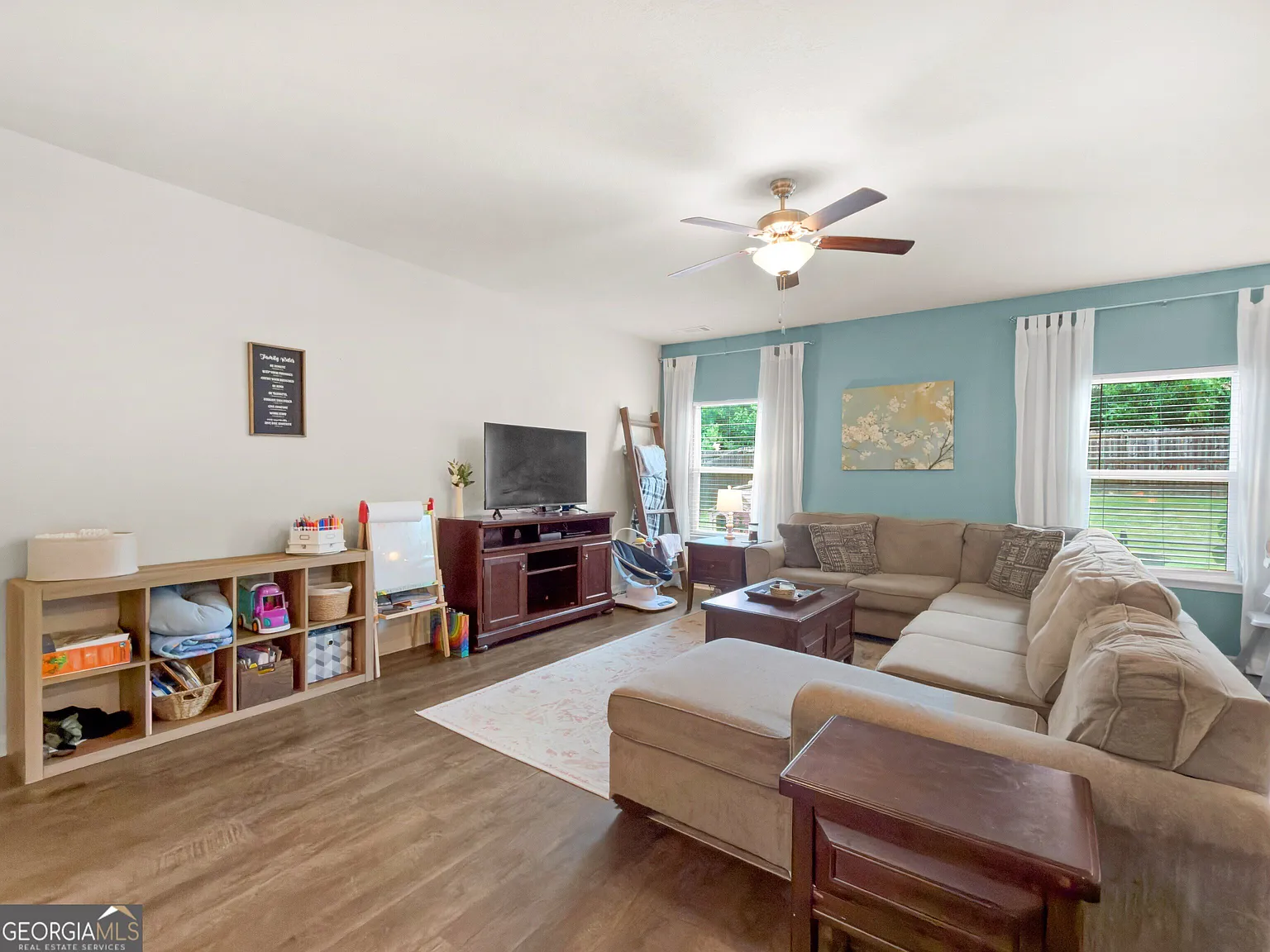 3 bed, 2.5 bath, 2095 sqft, $2,600 — Photo 4