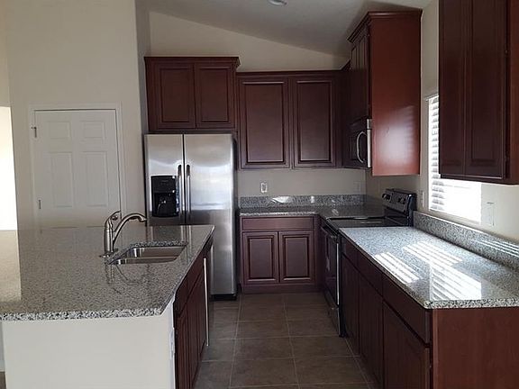5th image of 1716 Berkshire Cir SW
